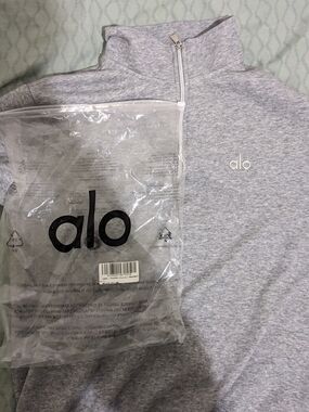 ALO Yoga Men's Heather Gray Half-Zip Sweater